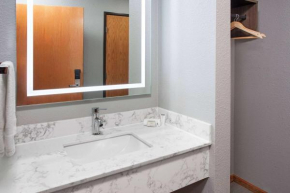 Super 8 by Wyndham McHenry Fox Lake Area